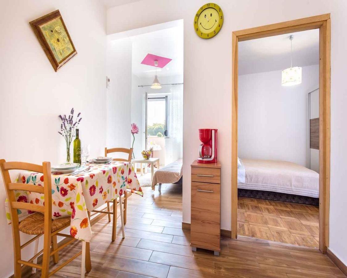 Apartment In Vrbnik/Insel Krk 36873 Esterno foto