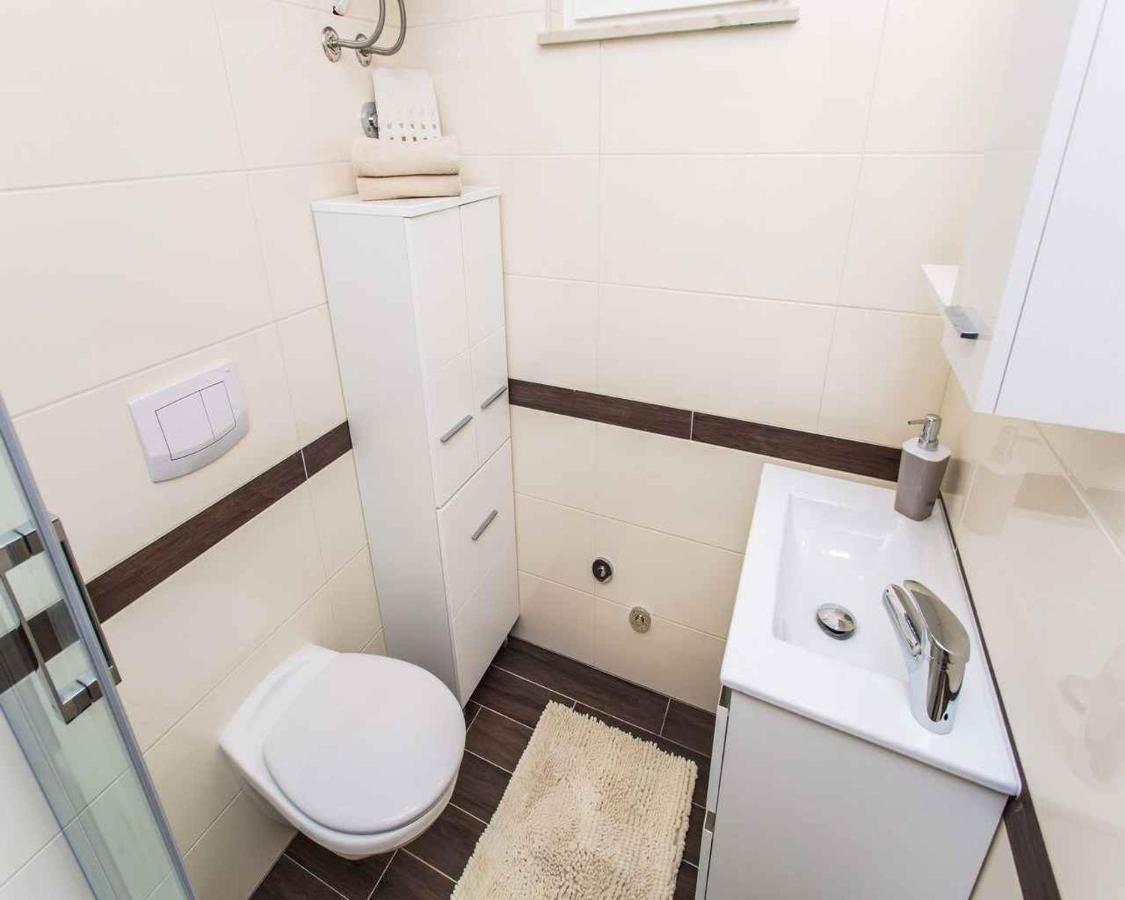 Apartment In Vrbnik/Insel Krk 36873 Esterno foto